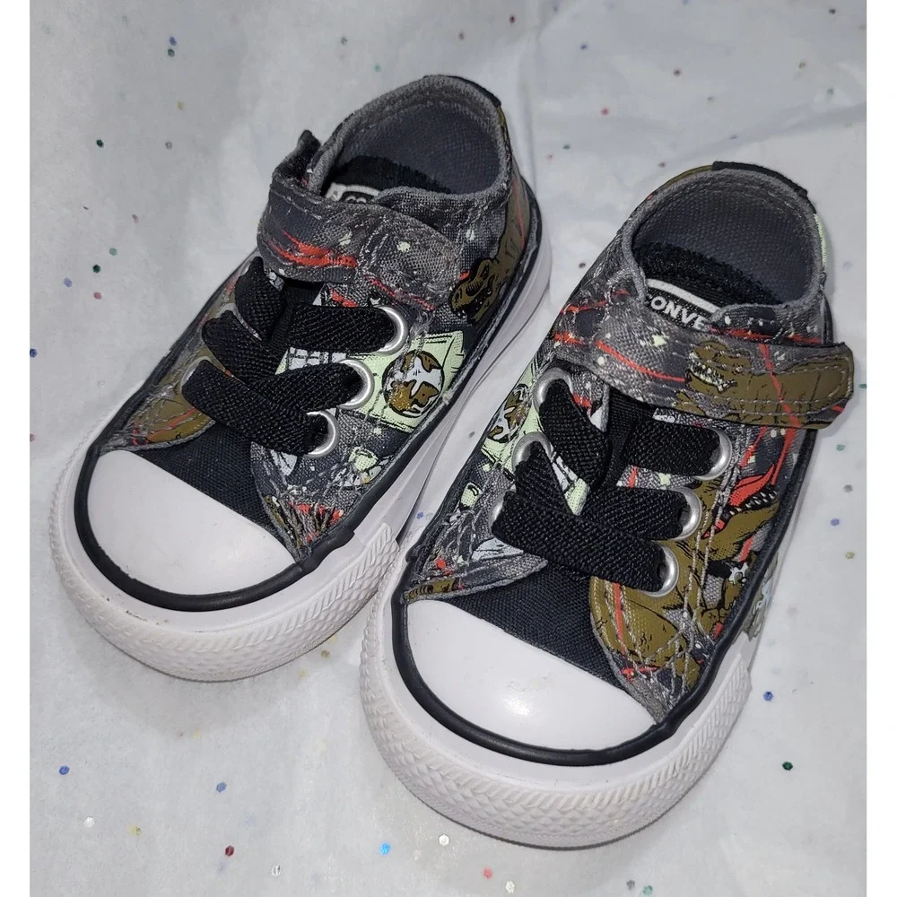Converse Chuck Taylor All Star Baby Shoes Dinosaur Print Velcro Strap Size‎ 2